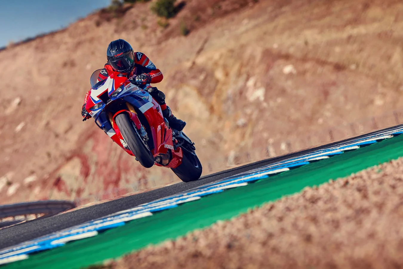 Honda CBR1000RR-R Fireblade SP (2026) - Image 3