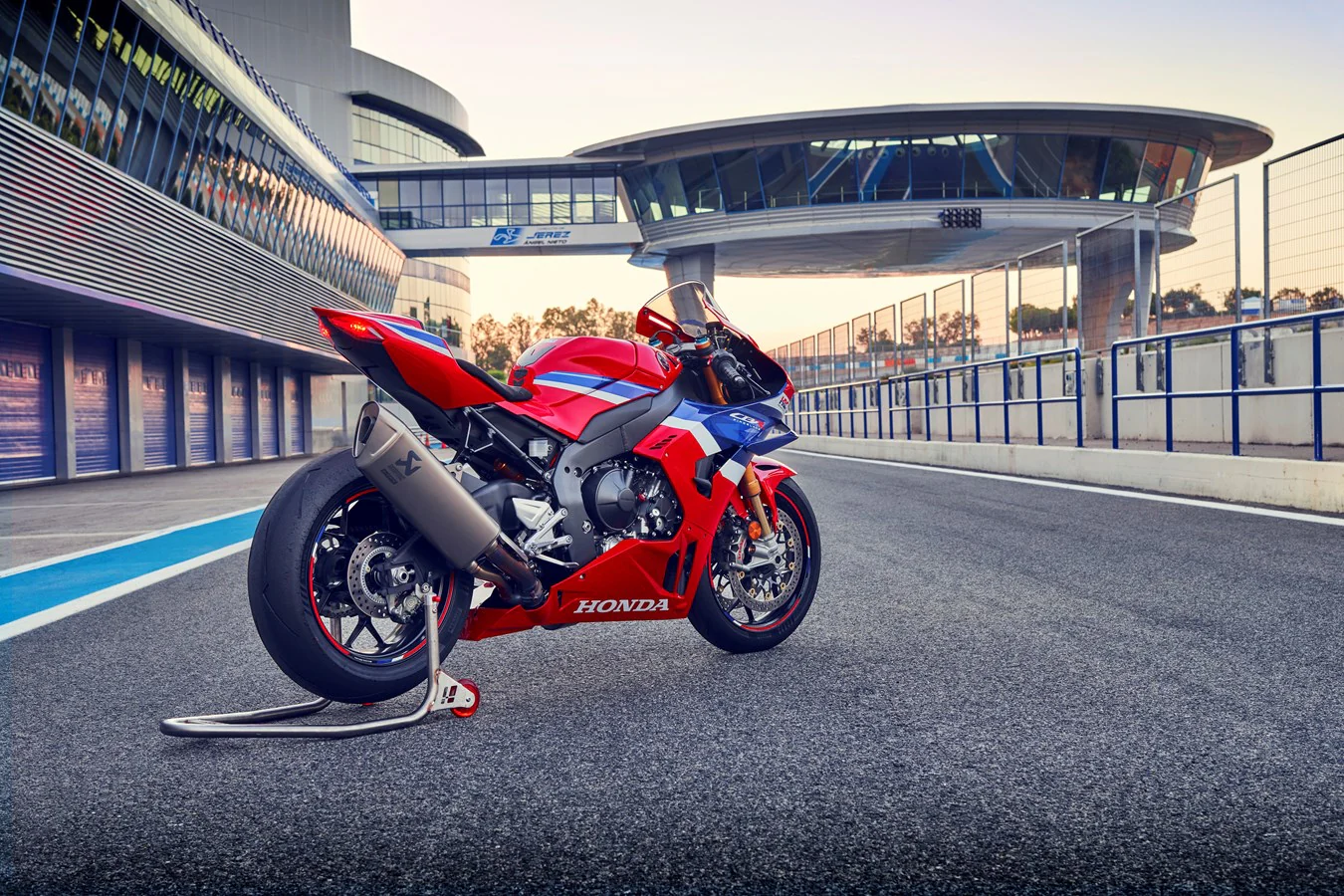 Honda CBR1000RR-R Fireblade SP (2026) - Image 7