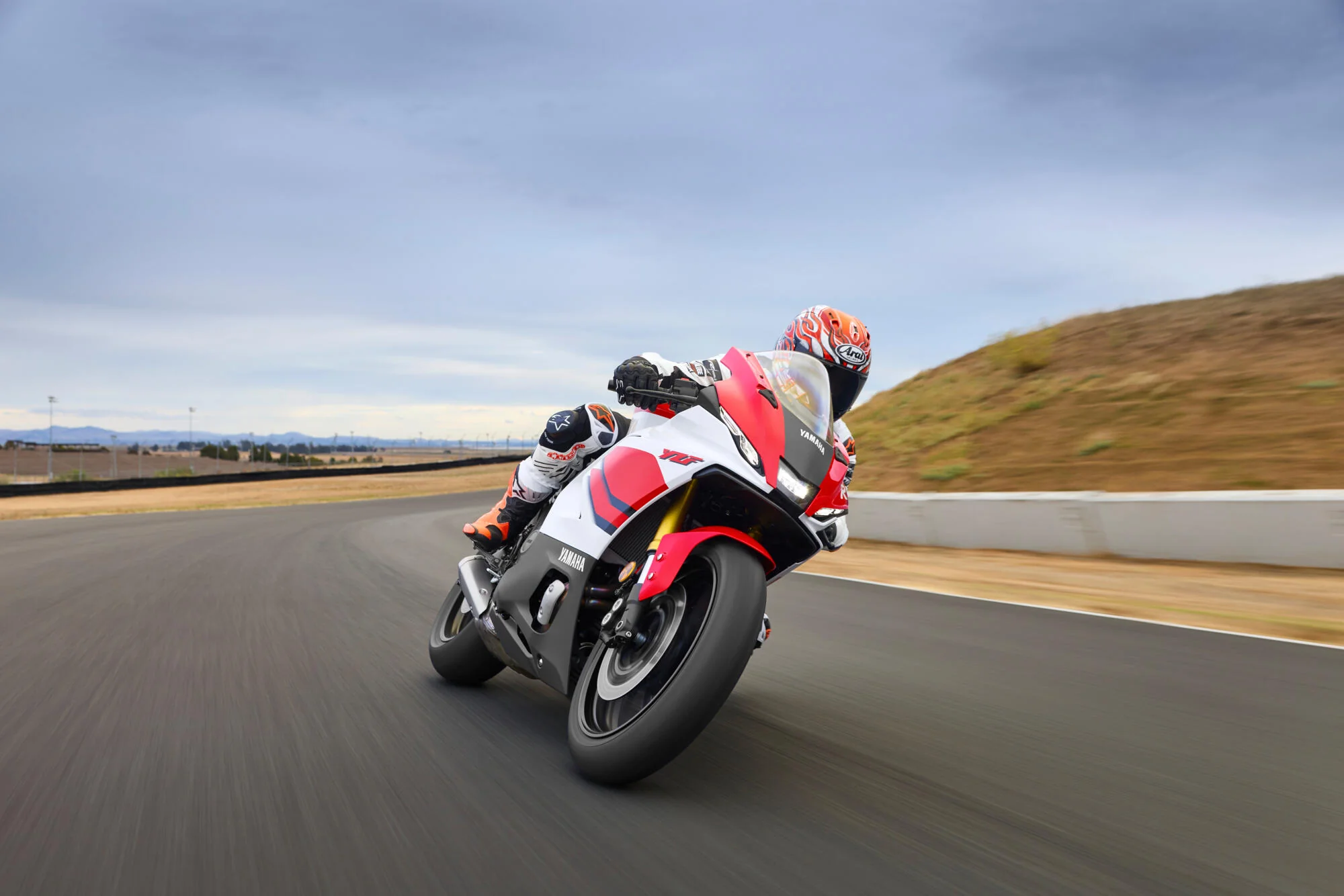 Yamaha R7 (2026) - Image 7
