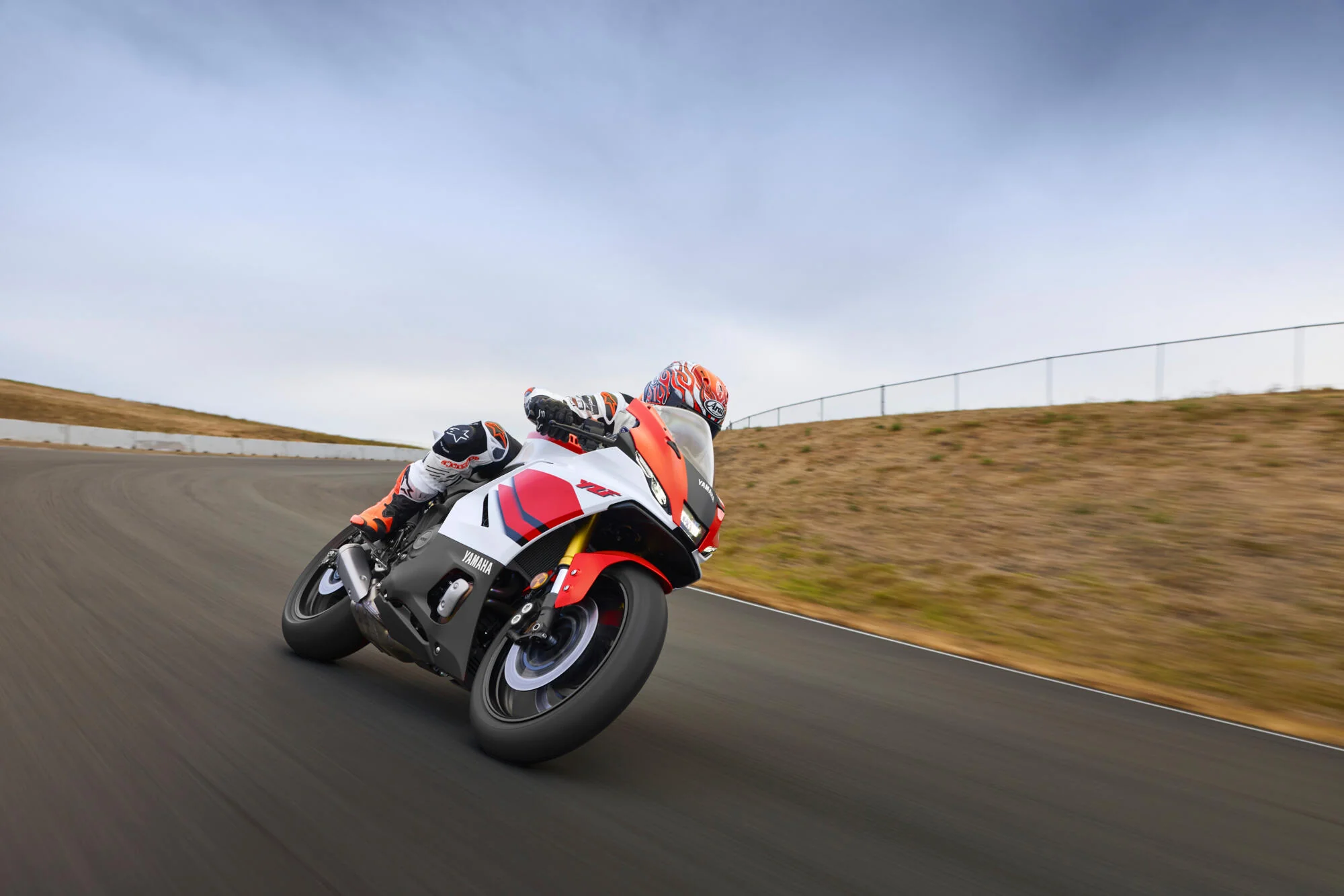 Yamaha R7 (2026) - Image 8