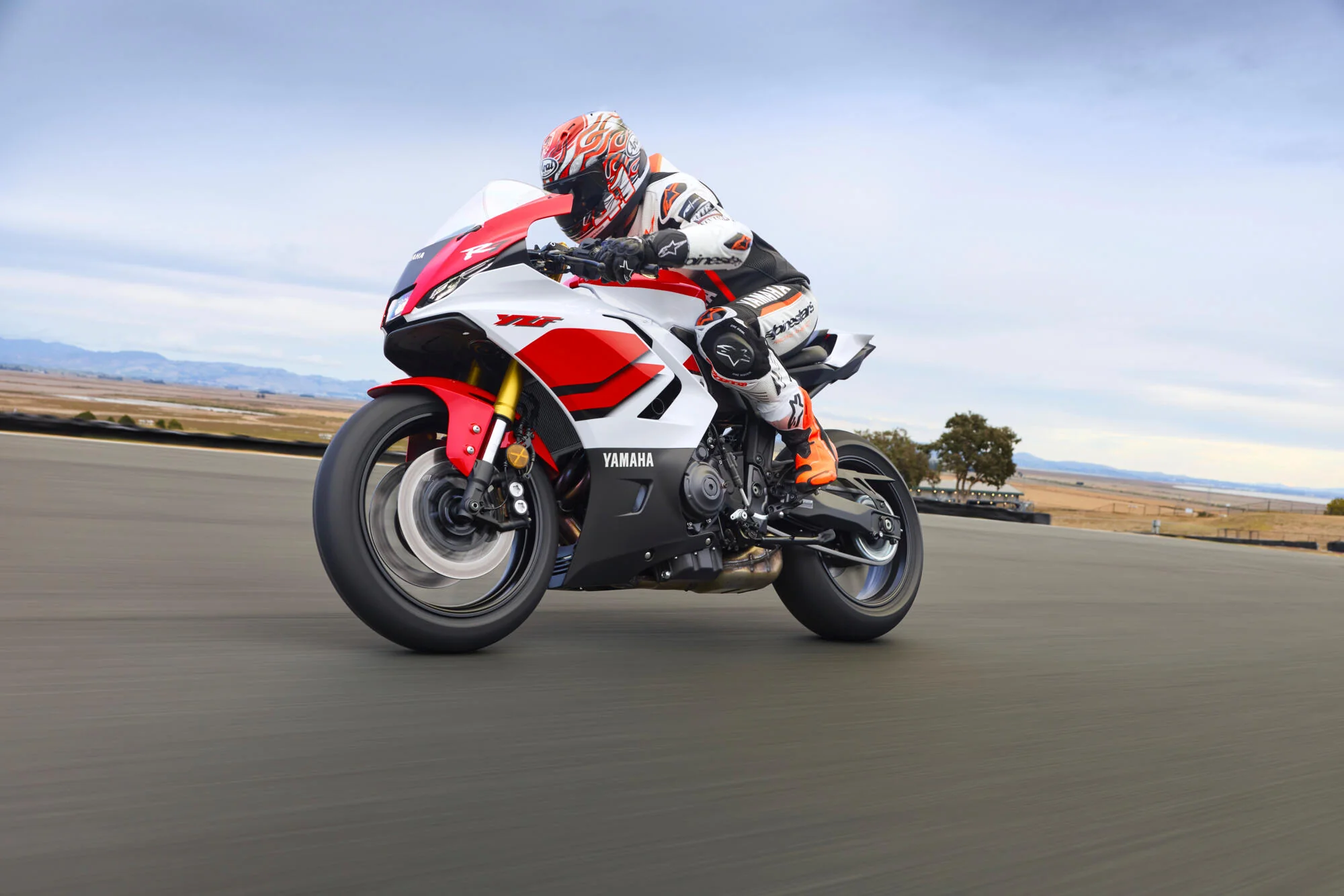 Yamaha R7 (2026) - Image 9