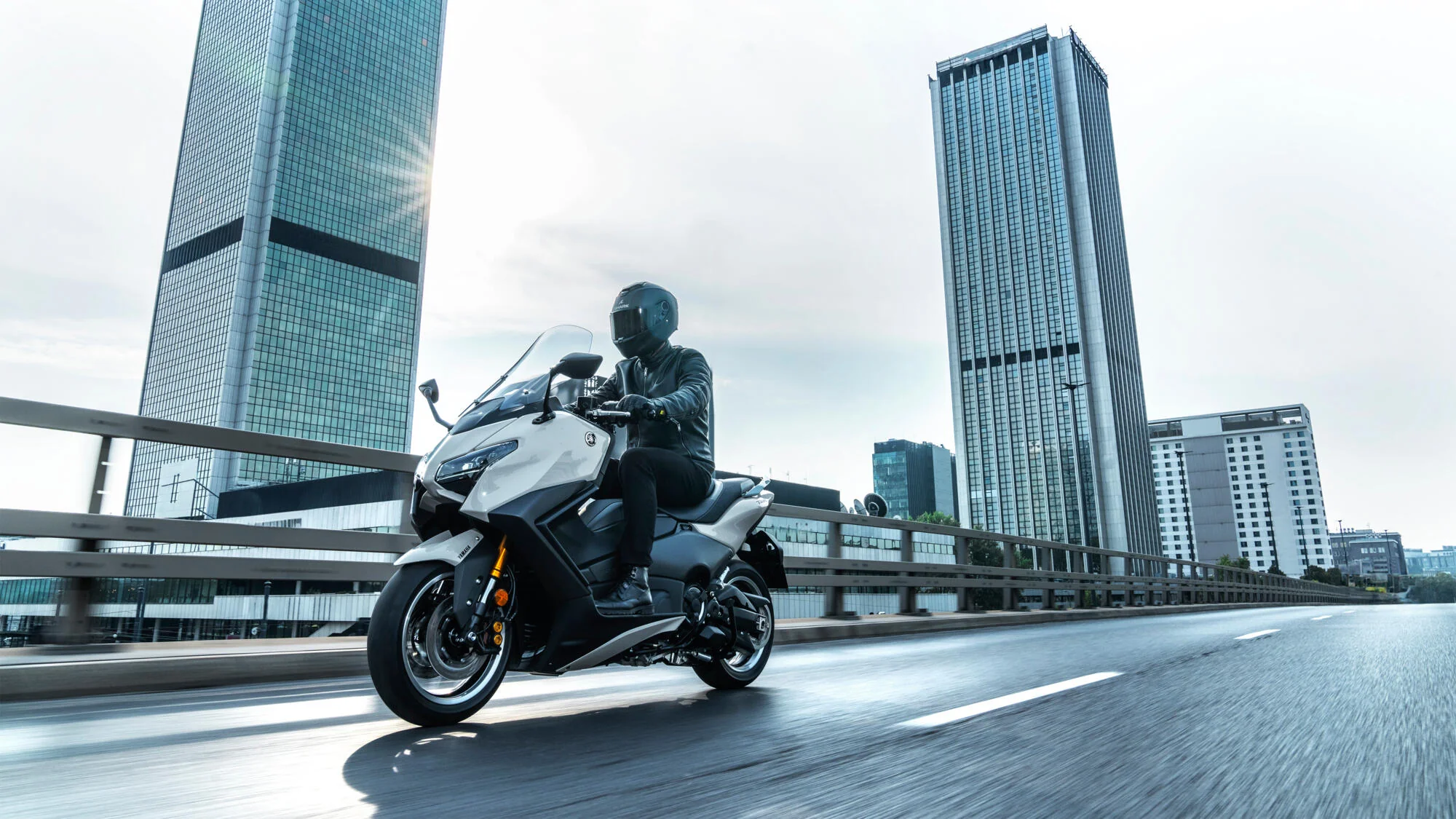 Yamaha T-MAX Tech MAX (2026) - Image 7